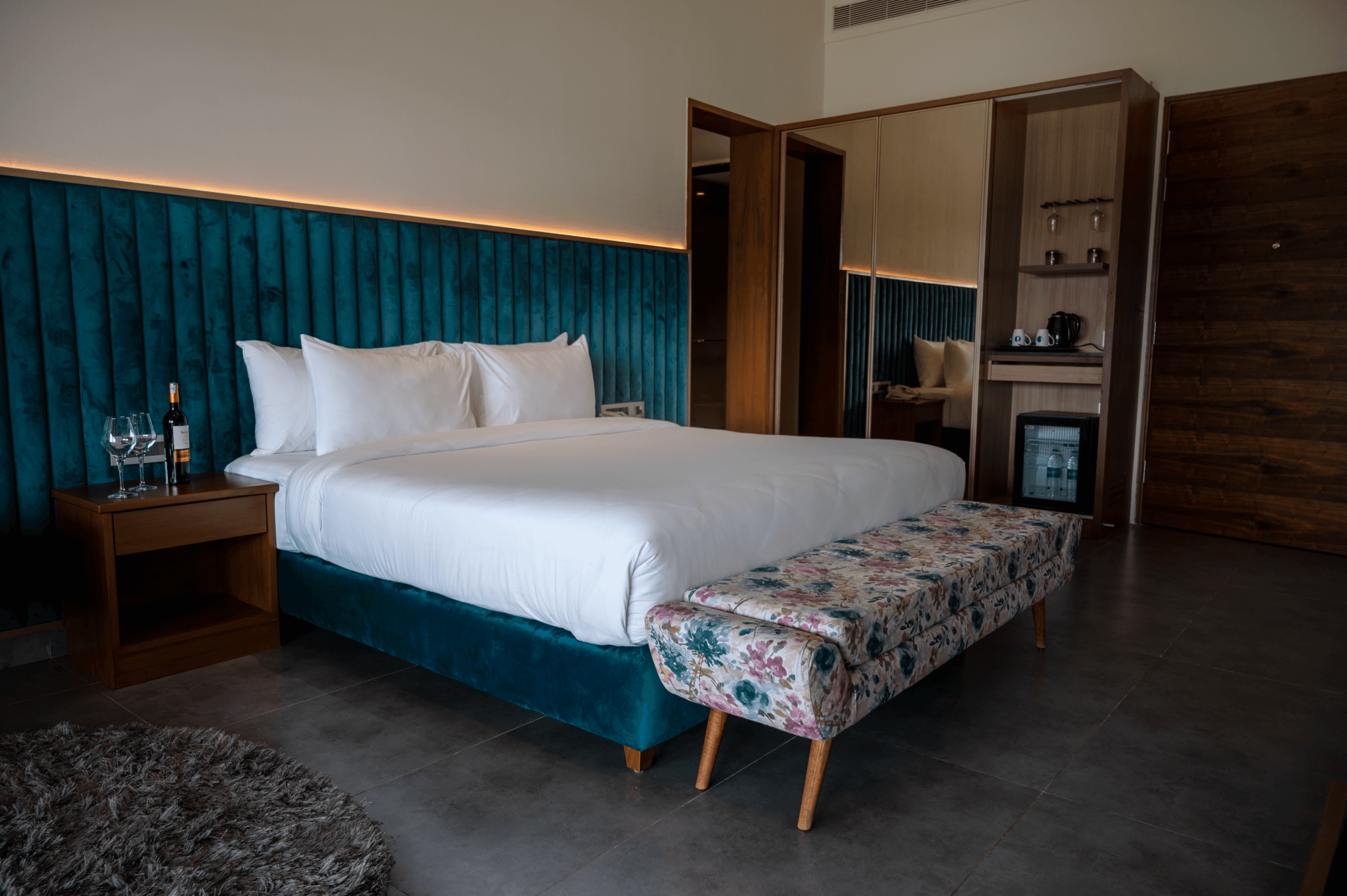 Premium Suite - Image 2