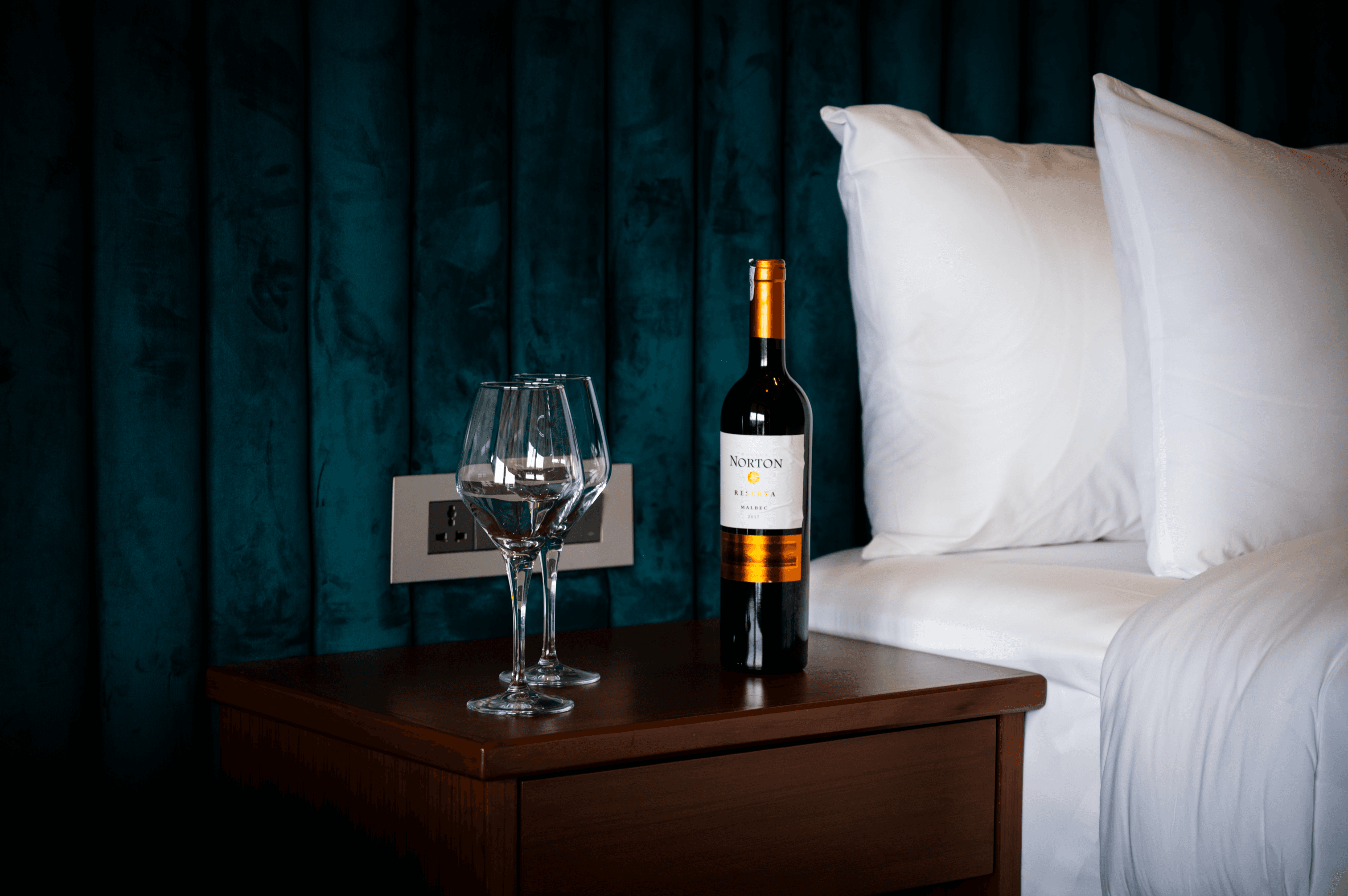 Premium Suite - Image 3
